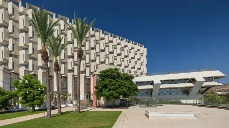 King Solomon Hotel Tiberias Отели рядом с достопримечательностью «Церковь Умножения Хлебов и Рыб»