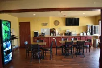 Heartland Hotel & Suites - parking