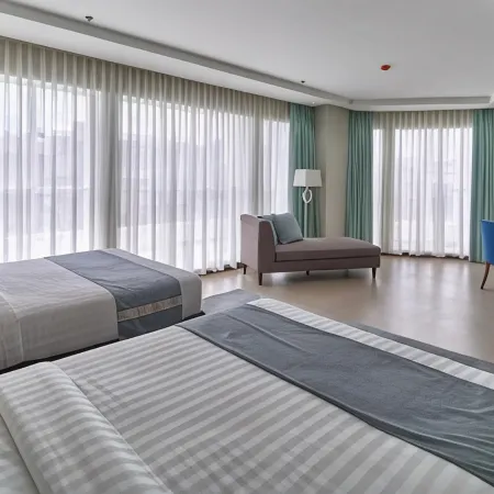 J7 Plaza Hotel Iloilo