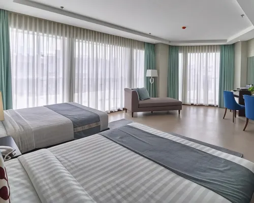 J7 Plaza Hotel Iloilo Các khách sạn gần Khu phức hợp Smallville