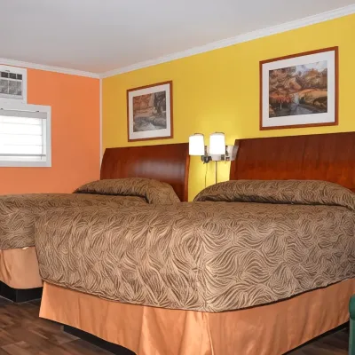 Harmony Inn Hotels near Goderich Main Beach