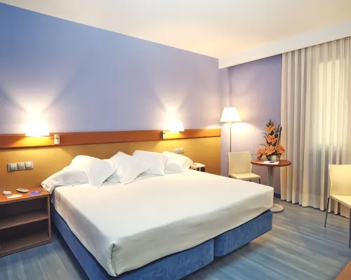 Sercotel Murrieta ログローニョのホテル