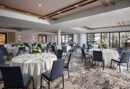 Hotel Alpenrock Breckenridge, Curio Collection by Hilton