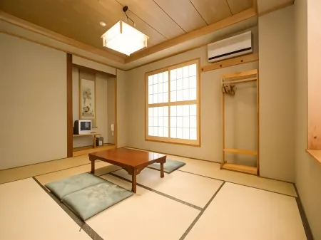 Mishuku Land Haus Azegami Отели рядом с достопримечательностью «湯宿 寿命延 Onsen Ryokan Jonnobi»
