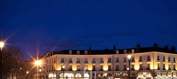 Hôtel & Spa Oceania l'Univers Tours Отели в г. Турс