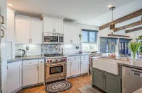 Spacious 4 bedroom, 3 bath with playground Panoramic view, private and gated Hotels in San Marcos