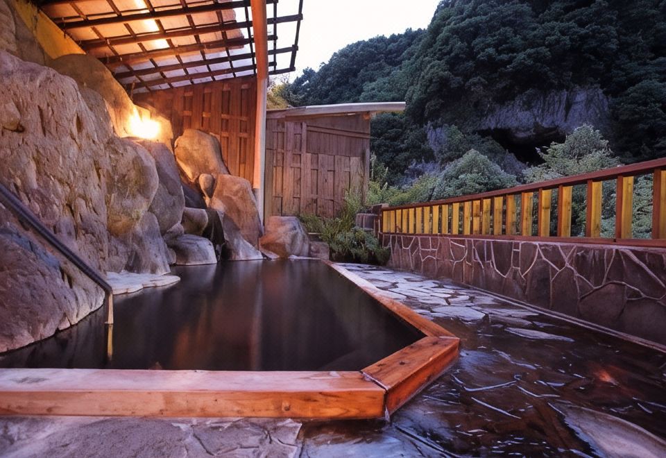 3. Ryokan K..