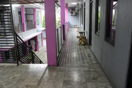 Puri Allisa Syariah Отели в г. Cipocok Jaya