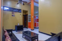 RedDoorz Syariah Near Exit Toll Ngemplak Solo Hotels in Colomadu