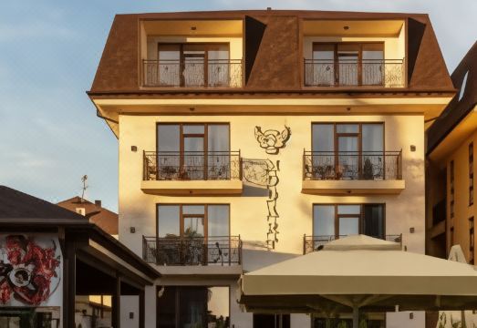 Modart Balcony