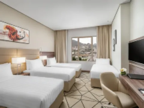 Wirgan Al Noor, Tapestry Collection by Hilton