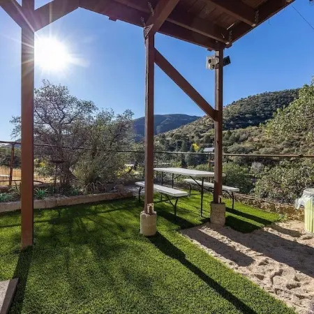 Charming 2 bed studio with BREATH taking views Отели в г. Бисби