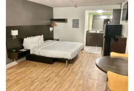 Studio 6 Extended Stay - Columbus, GA -Downtown