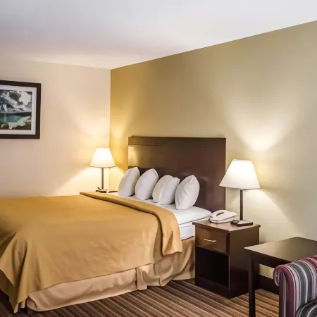 Quality Inn & Suites Pensacola Bayview
