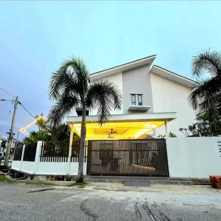Cozy Home/Pool Cinema/Karaoke Jonker 1.2 km 20+8pax