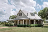 Emma's Cottage Vineyard - parking