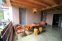 Wuyuan Shiwai Liyuan Good Morning Sun Moonju Lake View Inn