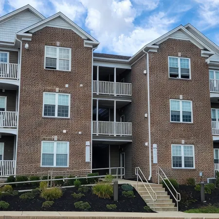 Charming 2-bedroom apartment with Fitness Room, Pool, Tennis, and AC in Dallas