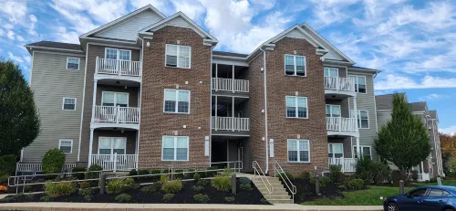 Charming 2-bedroom apartment with Fitness Room, Pool, Tennis,  and AC in Dallas