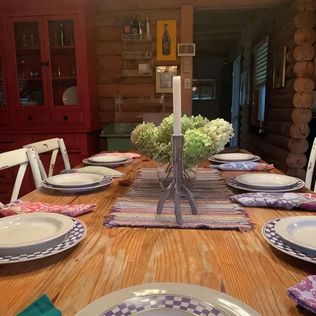 3-bedroom cabin in peaceful Fleetwood with WiFi, AC. Enjoy nature