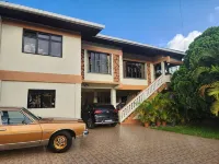 This is a Family Friendly Property Ideal for Groups of 6 People. Hotels in 