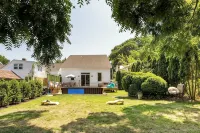 New Construction Greenport Pool House - 3 Blocks from Town