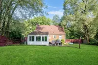 The Dog Haus near DT Pittsburgh |Pet Friendly| Self Check in!