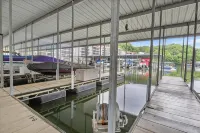 Waterfront Cozy Cove Retreat - Loto Escape, Remodeled Comfort, Close to the Fun - Wifi