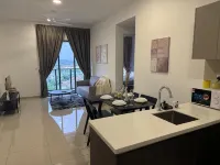 Shelisa's Modern 3BR House at Suria Garden Puchong - 4-Star