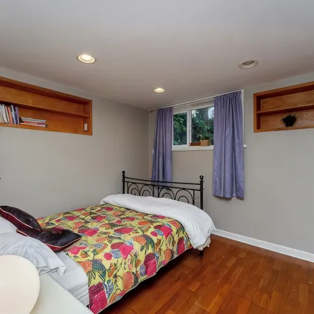 COZY GARDEN SUITE ON TRINITY STREET