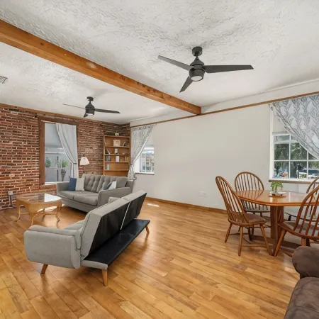 Circle Overlook-Private Downtown apartment