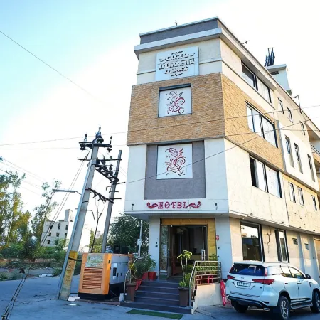 Hotel Khatana Palace Отели рядом с достопримечательностью «Железнодорожный вокзал Кота»