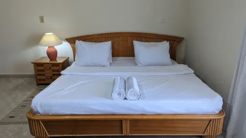 Golf Heights Sea & Mountain View Studio with Wi-Fi