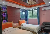Chaoge Hotel