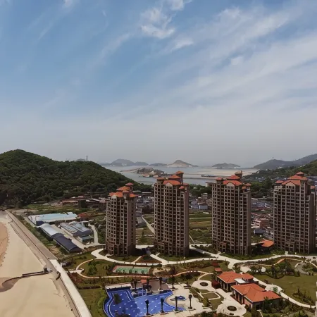 self-cooking seaview apartment