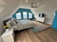 Beautiful Ocean Front House with Private Beach, Hot Tub and Spectacular Sunsets Ξενοδοχεία στην πόλη Fairhaven