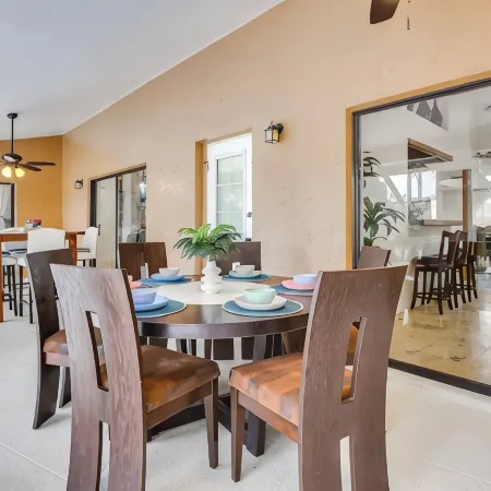 Sunny Oasis/ Pool/ Top Location /Big Patio/10 ppl