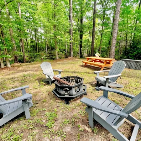 Lake Sam Rayburn "True" Waterfront Escape - Bring Boat, Kayak & Fishing Poles!