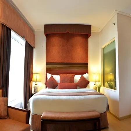 Park Lane Hotel