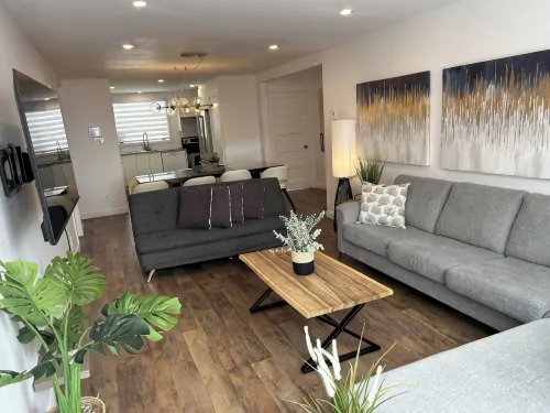 Grandiose!, Ground floor, 3 Bedrooms! Vue Chateau!!! Renovated, Air-conditioned, Free parking - 3-Star