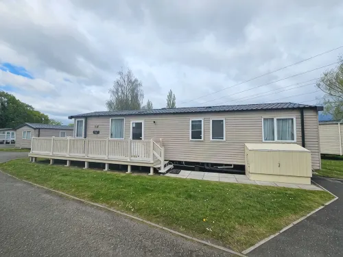 Freesia 3 Bedroom Modern Caravan Rockley Park, Poole Harbour, Dorset. Dogs free. - Homestays