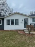 Cozy Modern Farmhouse Prime Lakeview Location - 3-Star