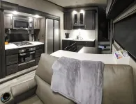 Luxurious 37' 5th Wheel. Enjoy all the fun of Glamping