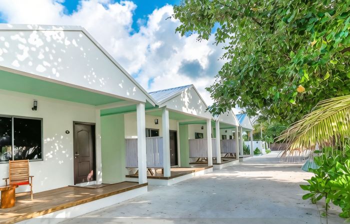 Clouds Beach Retreat Laamu Gan