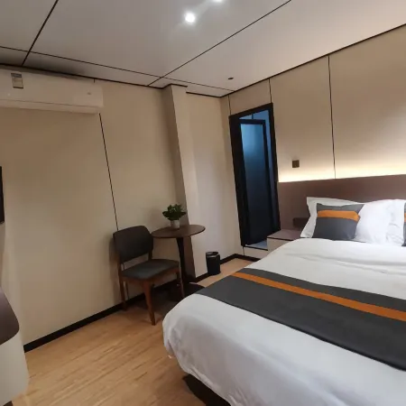 Neijiang Yuanlai Hotel