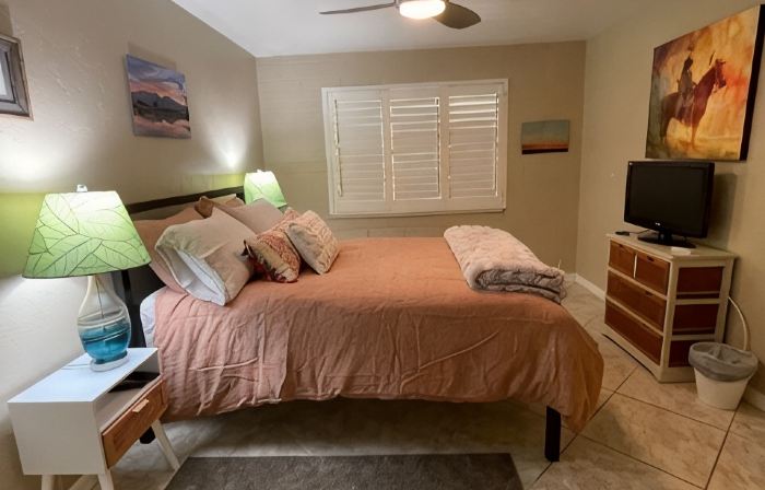 Just listed gorgeous renovated Villas West Condo