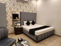Red Fort Hotel Gulberg Hotels near Packages Mall