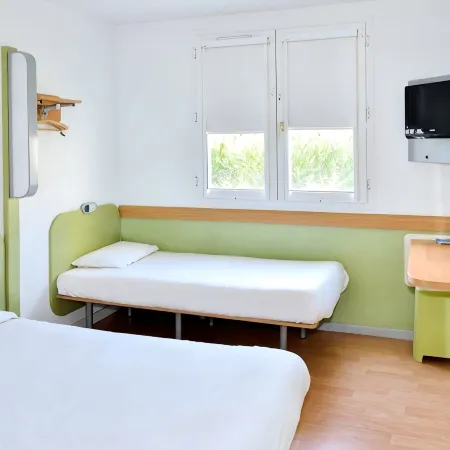 Ibis Budget Aubagne Paluds Agora