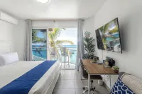 Maho Beach House - Petit Studio Océanique - Charmante Vue - 3-Star