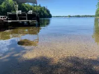 Lakefront Cottage near Adirondacks, Pontoon Boat, Sunroom, 2 Kayaks & Canoe - 4-Sterne